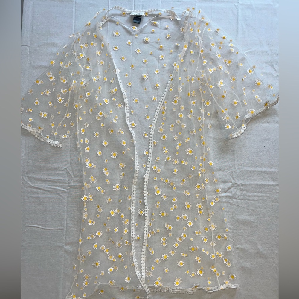 Boho Cottagecore White Kimono with Yellow Daisies - Picture 2 of 5